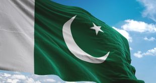 What does Green and White Colour Represent in Pakistan Flag